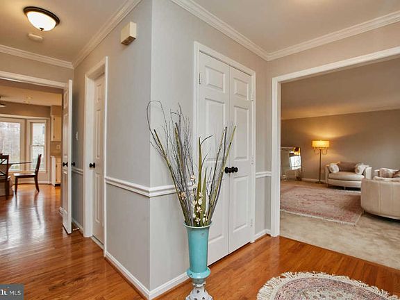 4th image of 1006 Hidden Park Pl