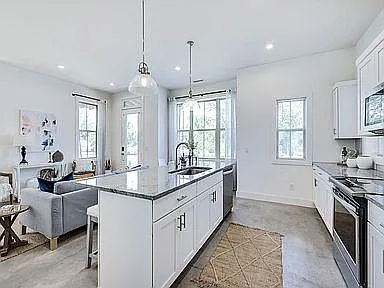 653 Nashua Ln — Photo 4