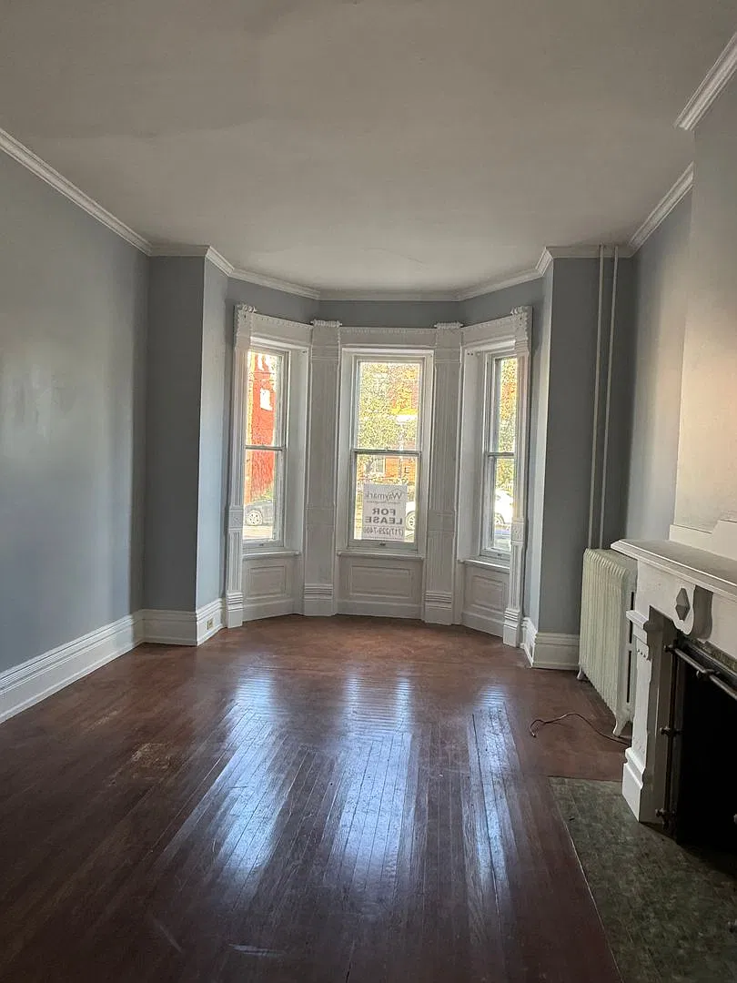 242 S Hanover St — Photo 2
