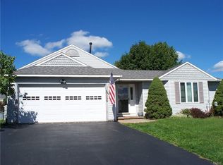 5255 Cremona Trl, Clay, NY 13041