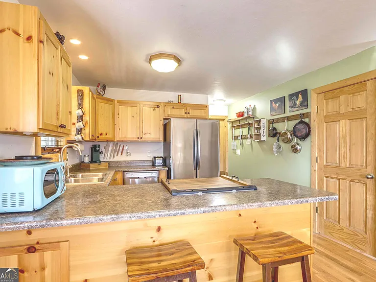 565 Ross Ridge Rd — Photo 4