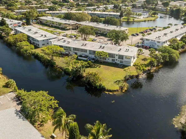 52 NE 204th Street #31, Miami, FL 33179