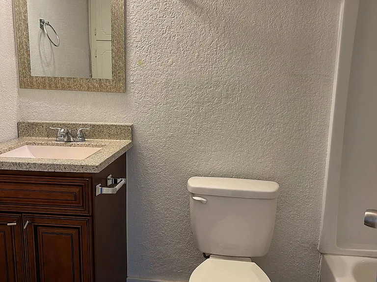 2104 Jerome Dr — Photo 6