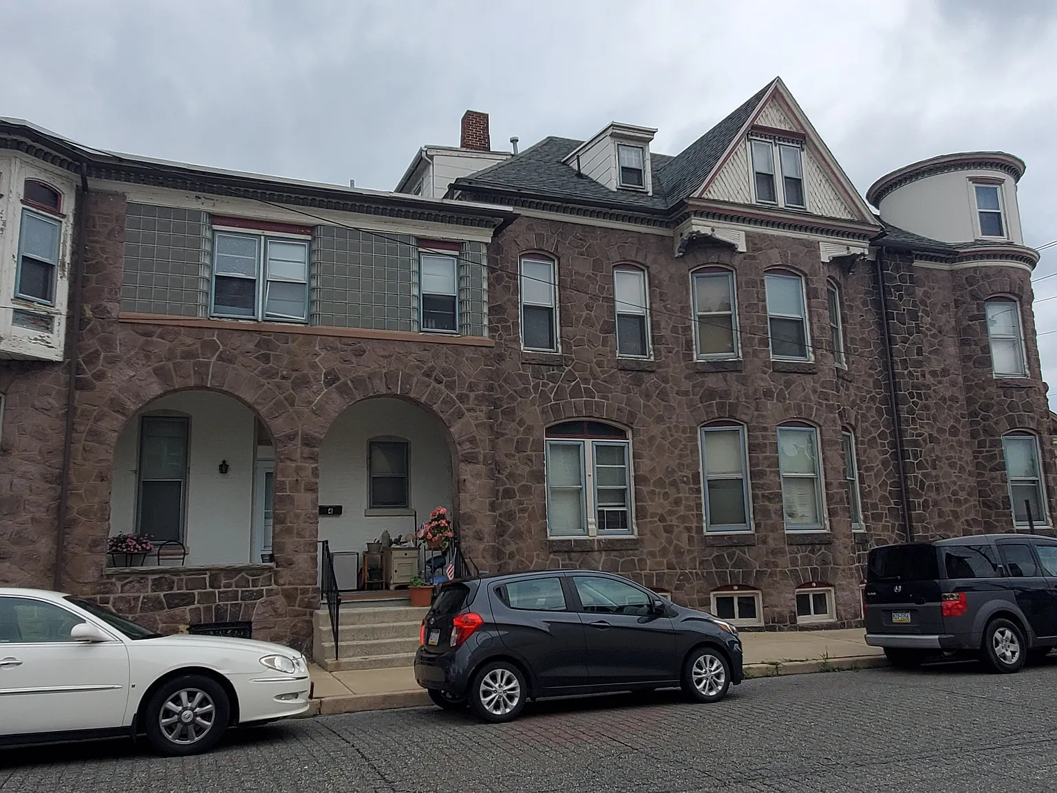 234/236 E Philadelphia Avenue - 4 — Photo 3