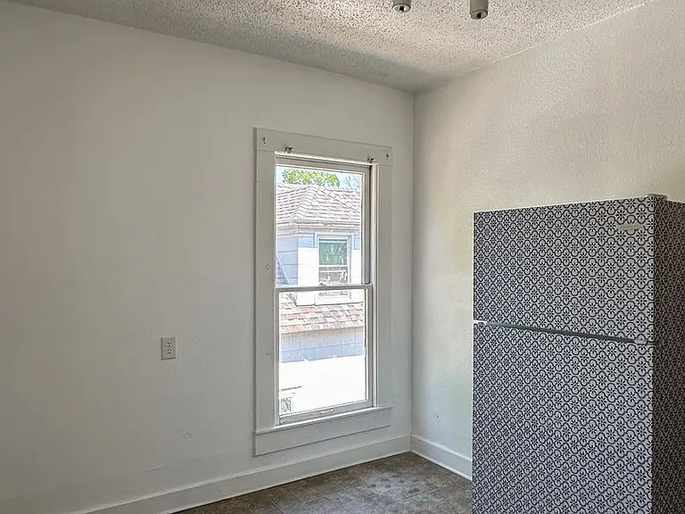 821 S Campbell Ave #B — Photo 17