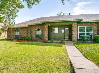 114 E Amberway Ln, Garland, TX