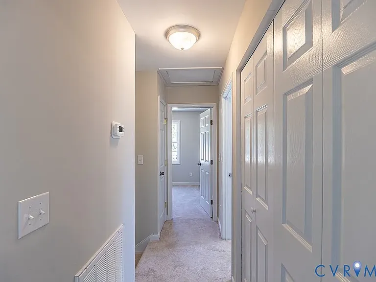 105 N Hurt St — Photo 16