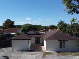 19754 NW 61st Ave, Hialeah, FL 33015