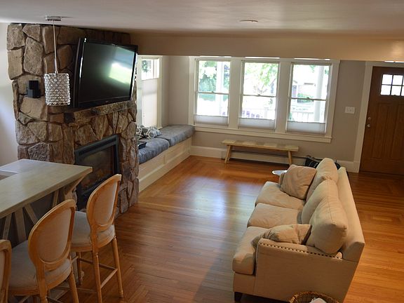 Open floor plan-living room