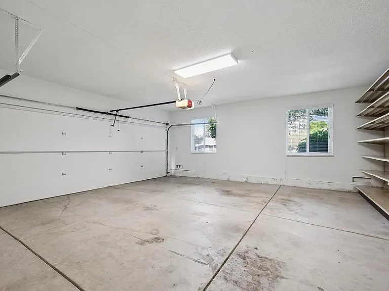 935 Circle Dr — Photo 17