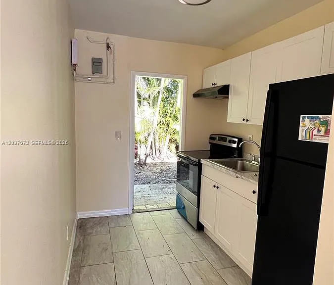 706 SW 4th Ter #4 — Photo 9