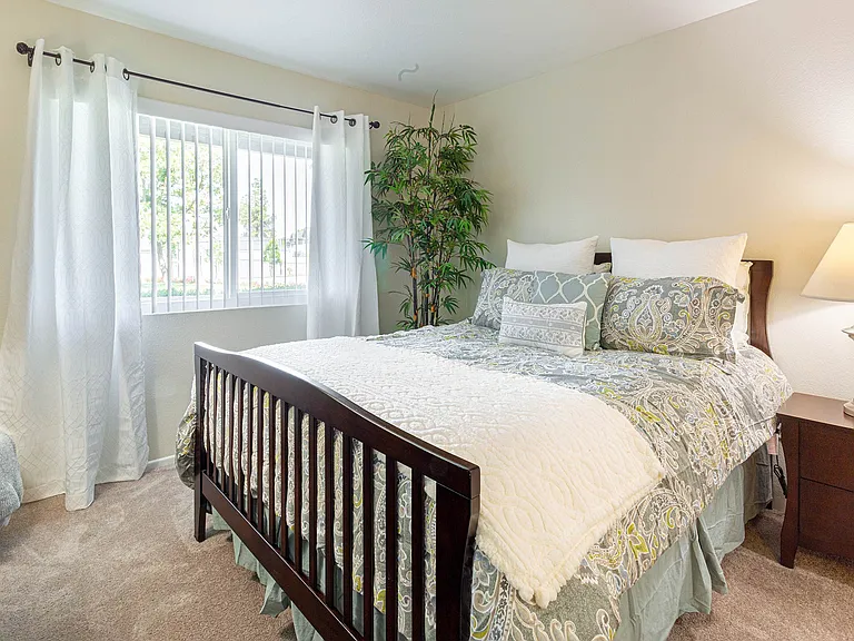 Mountain View Apartments — Photo 13