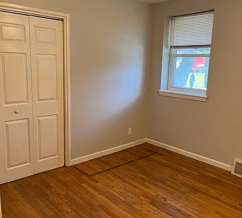 5th image of 5841 Southwest Ave #3
