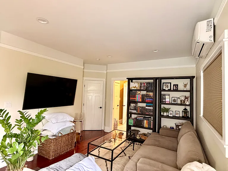 2412 Boundary St — Photo 5