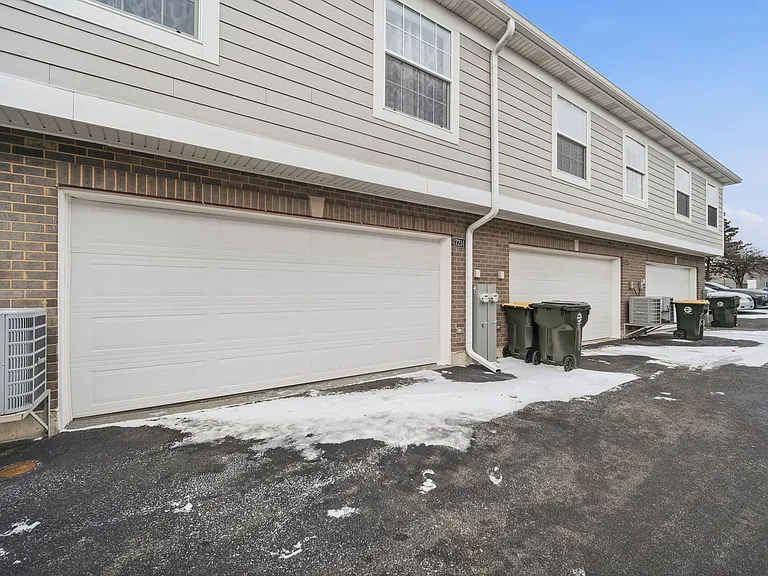 7214 Farmstead Ln — Photo 25