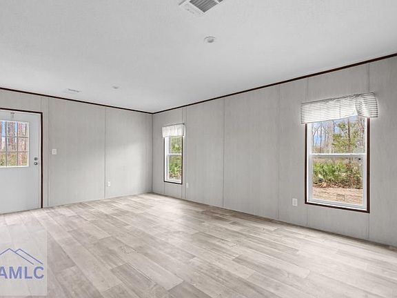 4th image of 193 Blackberry Rd