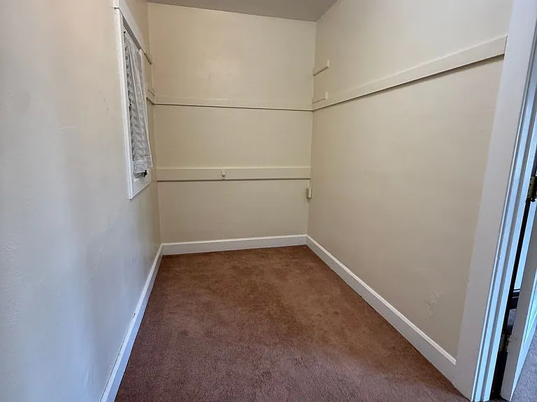 230 S Washington St — Photo 2