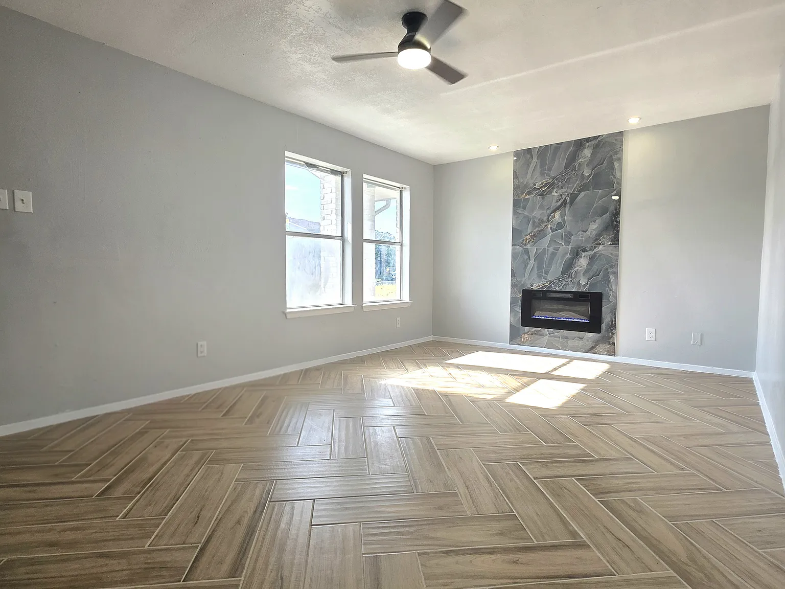 2 bed, 848 sqft, $875 — Photo 2