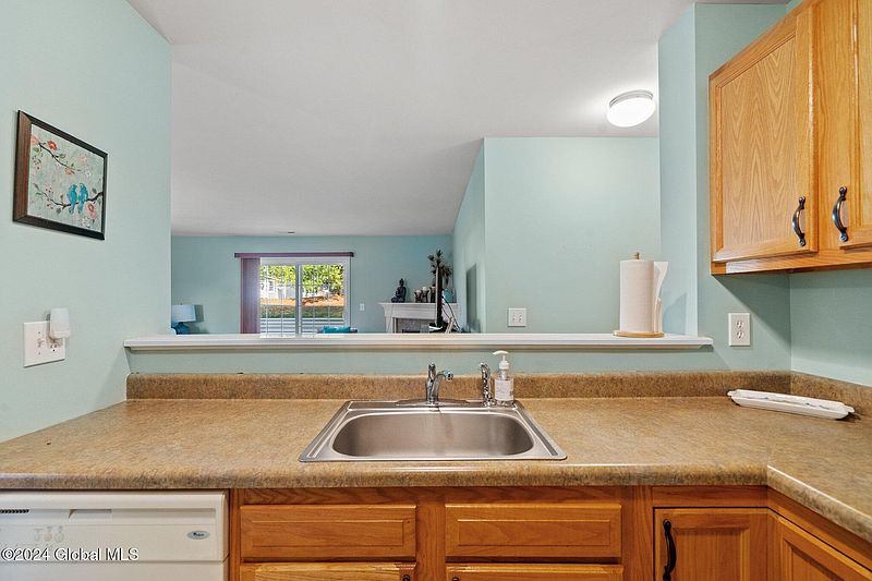4th image of 206 Linden Court