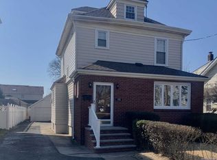 152 Carlton Ave, East Rutherford, NJ 07073