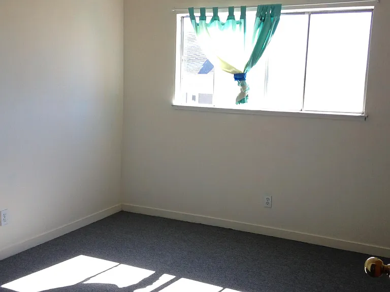 2306 Roosevelt Ave #5 — Photo 12