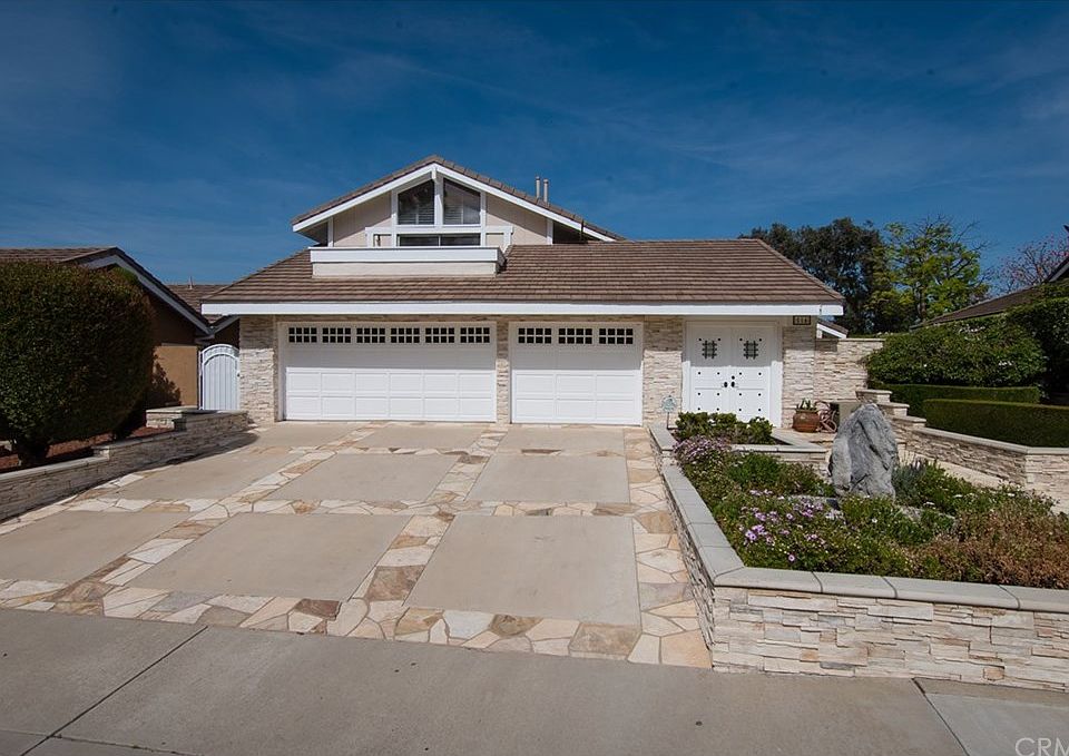1st image of 514 S Santiago Way