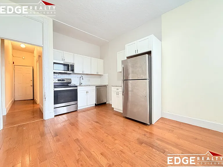 1 Linden St #2B — Photo 2