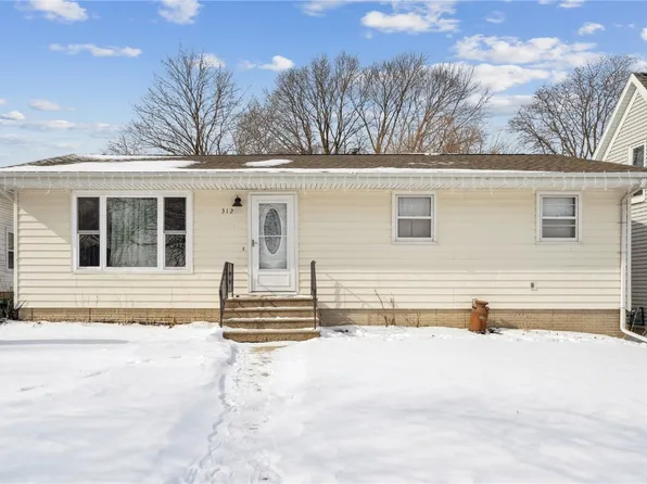 312 Ely St, Walker, IA 52352