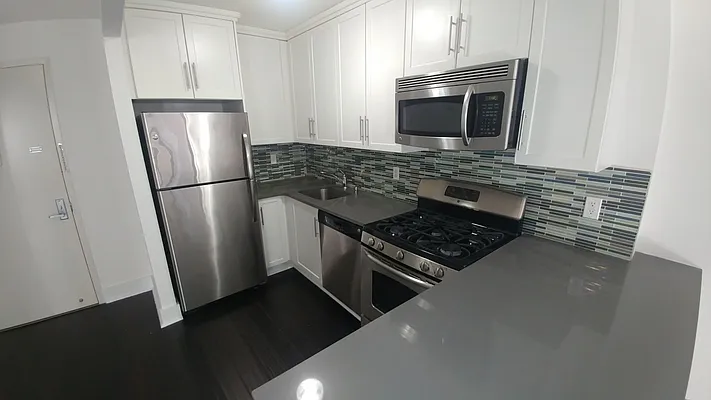 Rented by Metro Garden Realty NYC | media 10