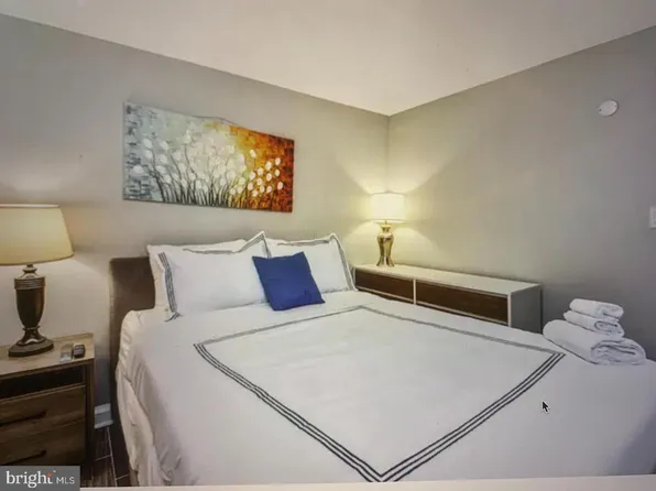 2135 Walnut St APT 901, Philadelphia, PA 19103