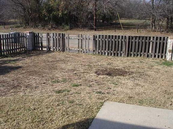 5th image of 3426 Iroquois Dr