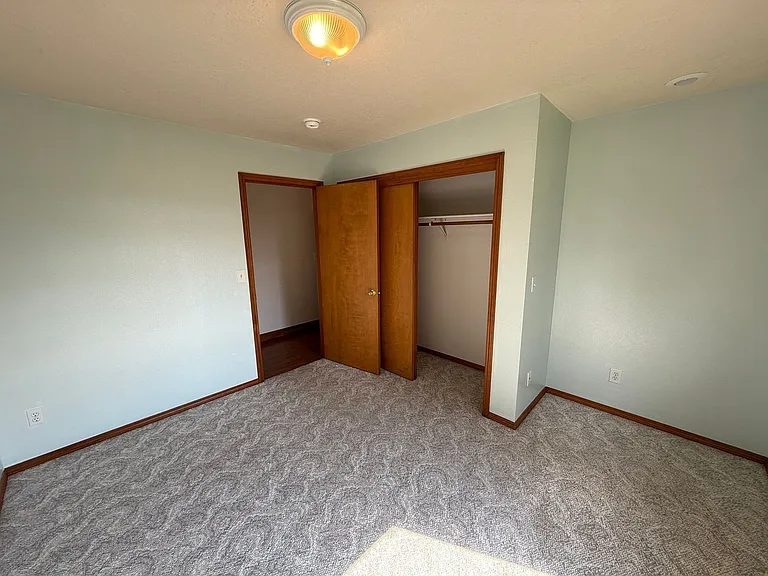 460 SE Conifer Pl — Photo 30