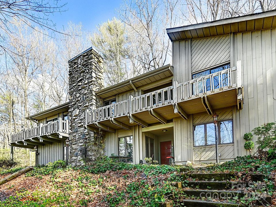 1st image of 208 Estate Dr