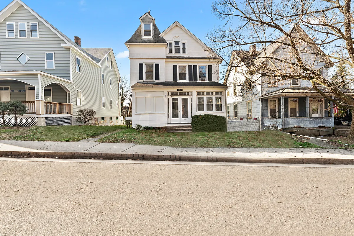 Building Photo - 4215 Connecticut Ave #1W