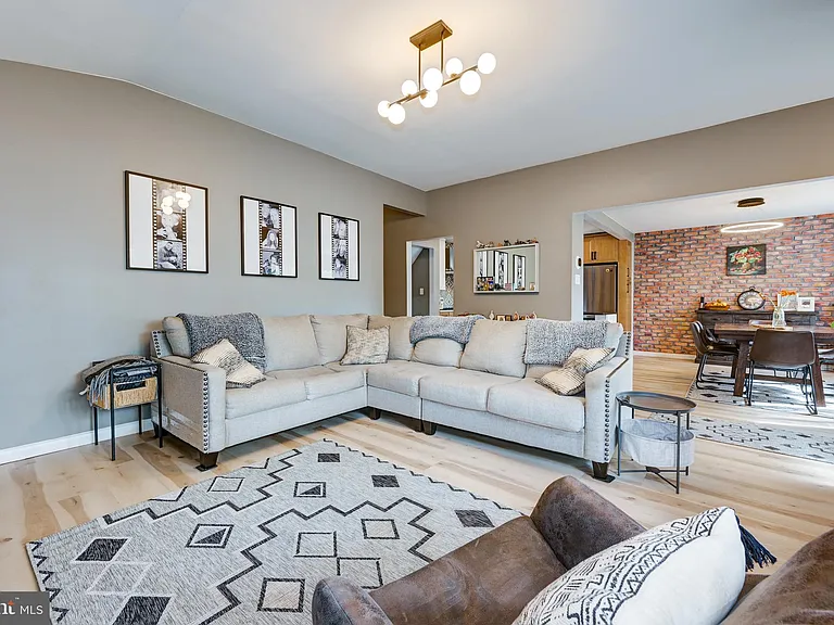 325 Juniper Dr — Photo 14