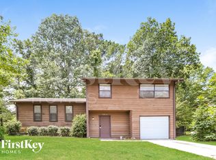 6925 Smoke Ridge Dr, Fairburn, GA 30213