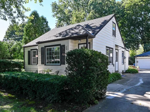 1817 North 118th STREET, Wauwatosa, WI 53226