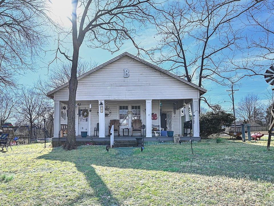 1st image of 701 9th St