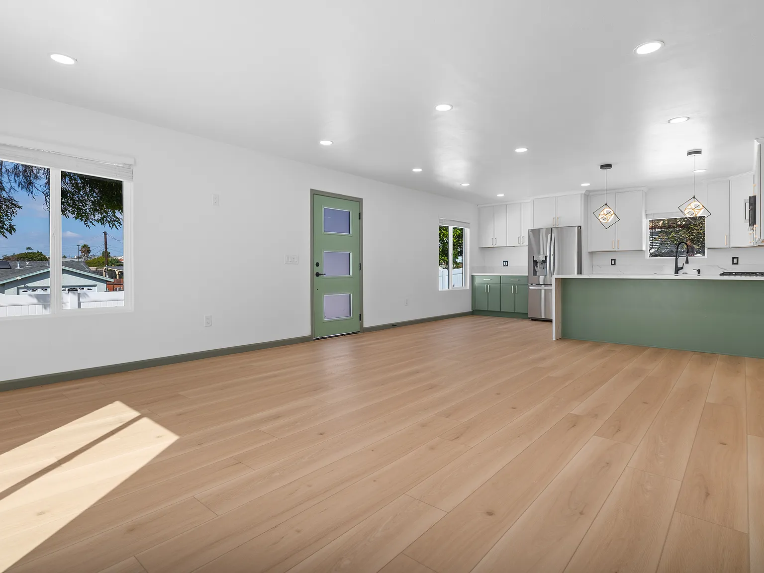 3 bed, 1226 sqft, $4,300 — Photo 4