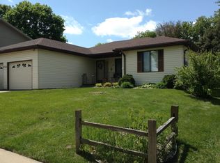 4136 Hickory Ln, Sioux City, IA 51106