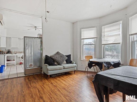 5th image of 922-924 N 4th St