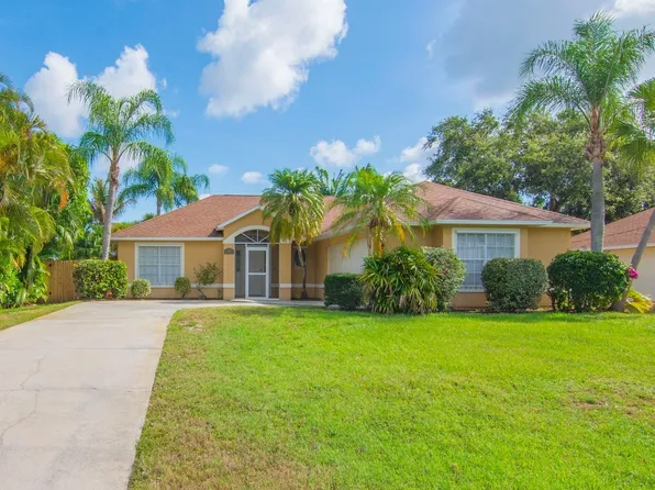 956 19th St SW, Vero Beach, FL 32962