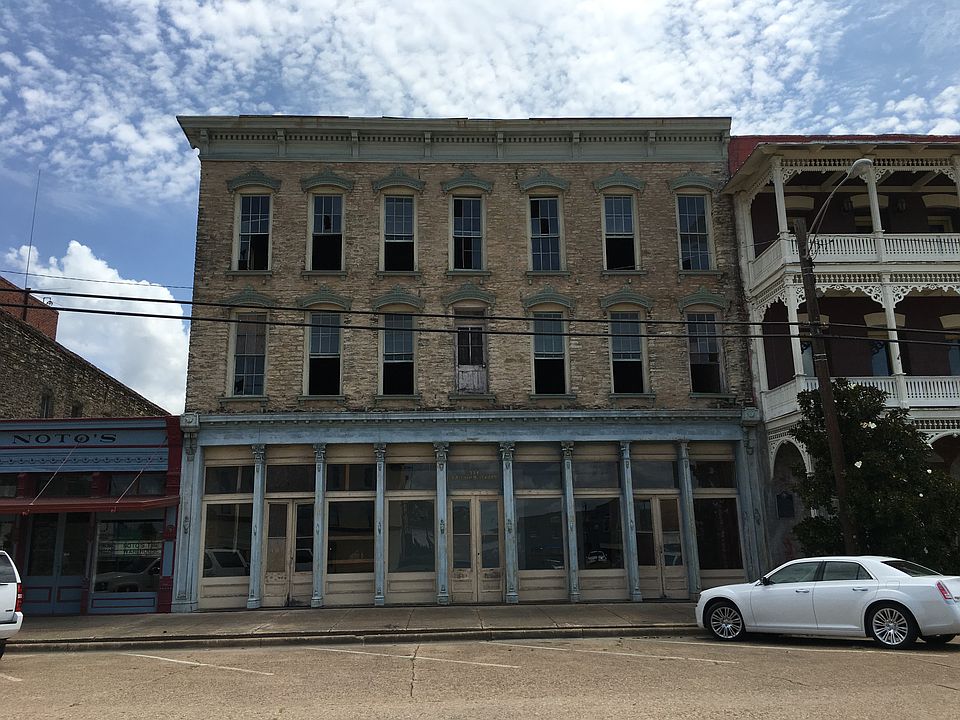 1st image of 111 S Railroad St