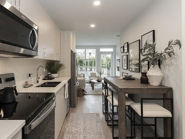 717 Como Lake Ave — Photo 20