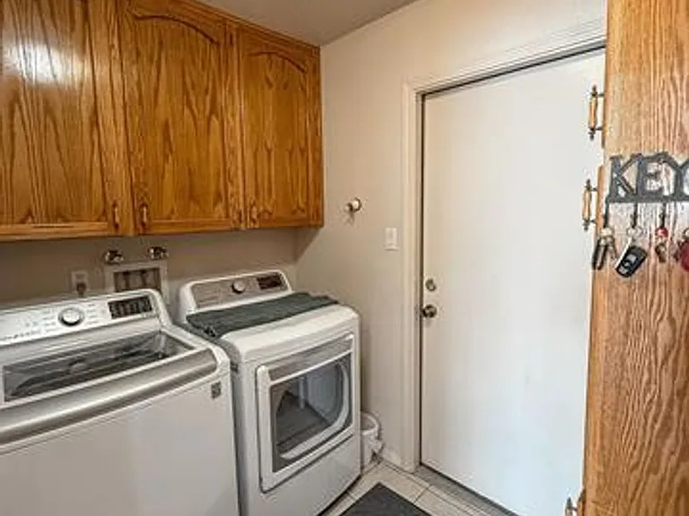 2409 Saguaro Loop — Photo 6
