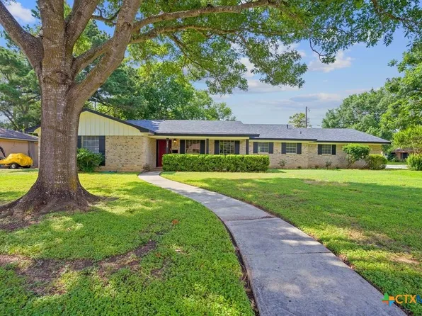 1312 Aspen St, Lockhart, TX 78644