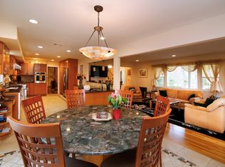 37 Robin Rd, Mahwah, NJ 07430