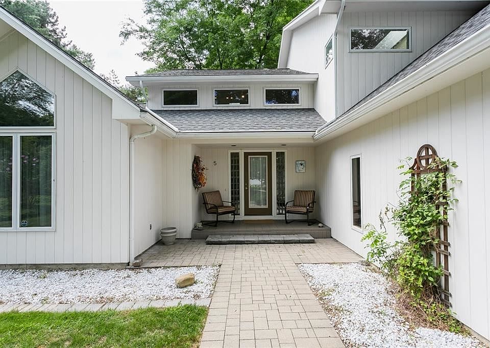 5 Beatrice Cv Fairport NY 14450 Zillow