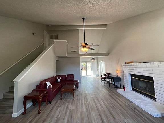 3rd image of 2230 E Pryor Dr