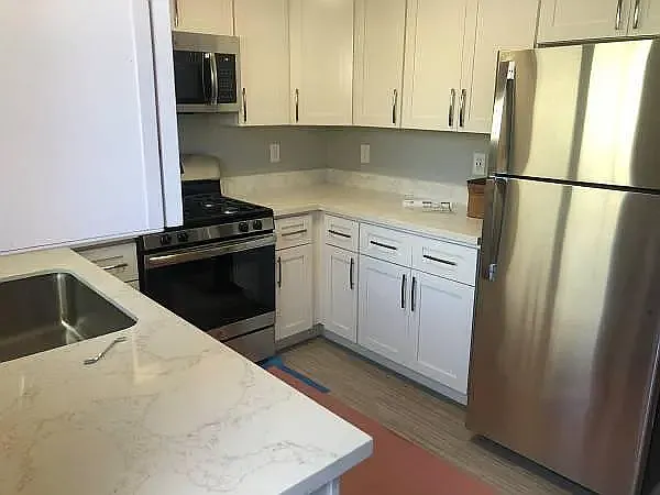 485 Waverley St #485 — Photo 3
